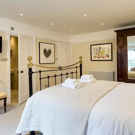 Sleeps 10 With Wifi Vila *