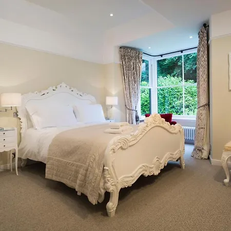 Sleeps 10 With Wifi Vila