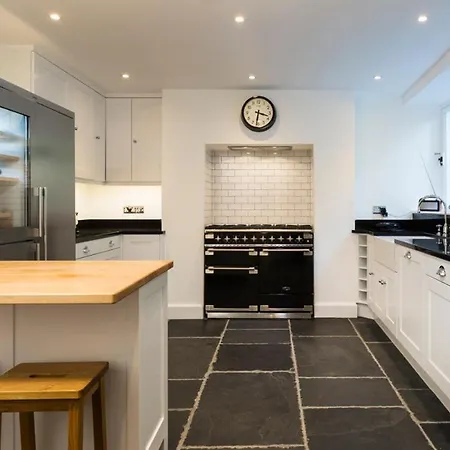 Sleeps 10 With Wifi *