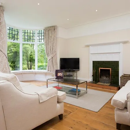 Sleeps 10 With Wifi